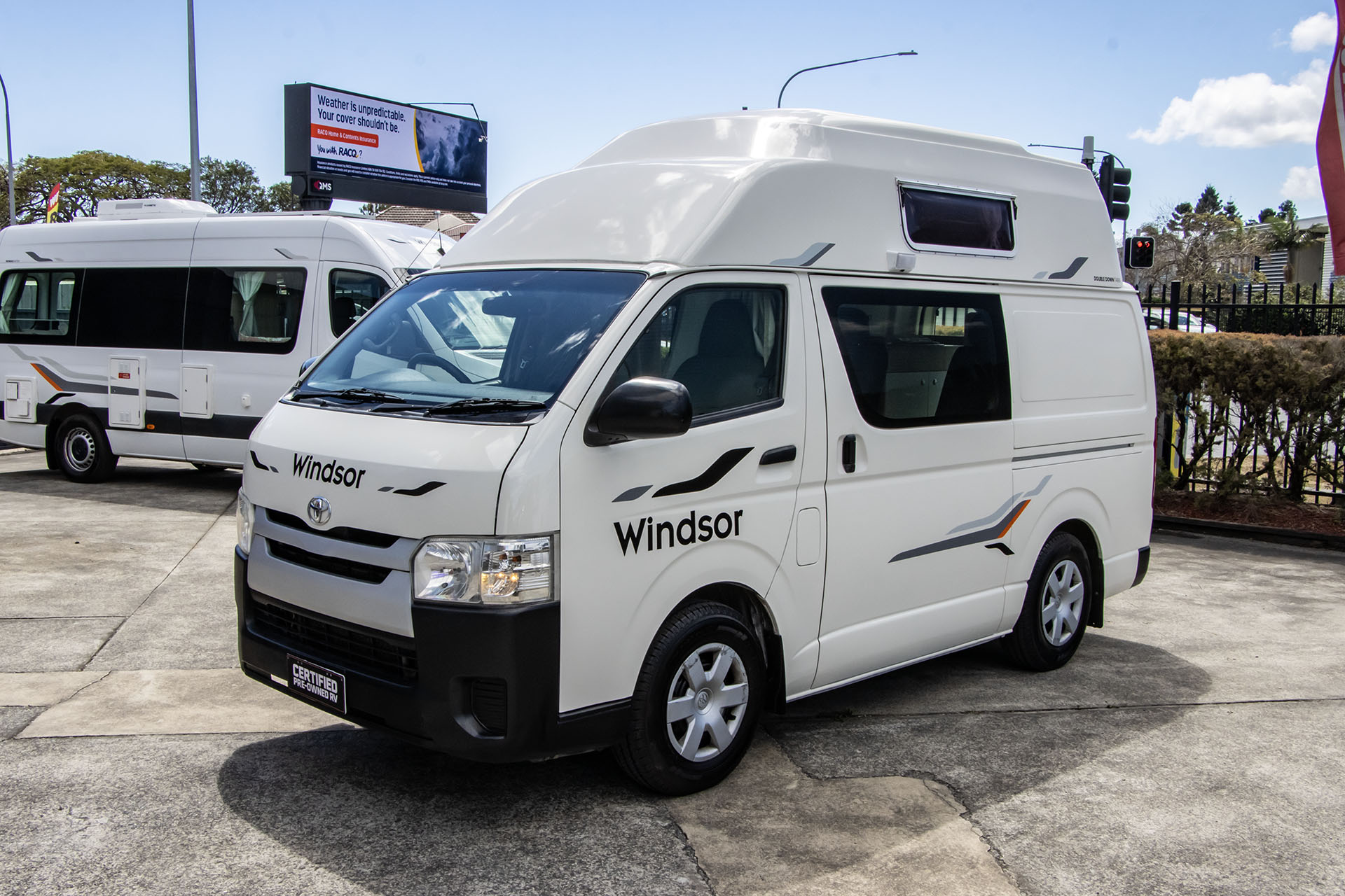 Carousel Popup Main - 2019 Windsor Double Down T490 Toyota 4 Berth