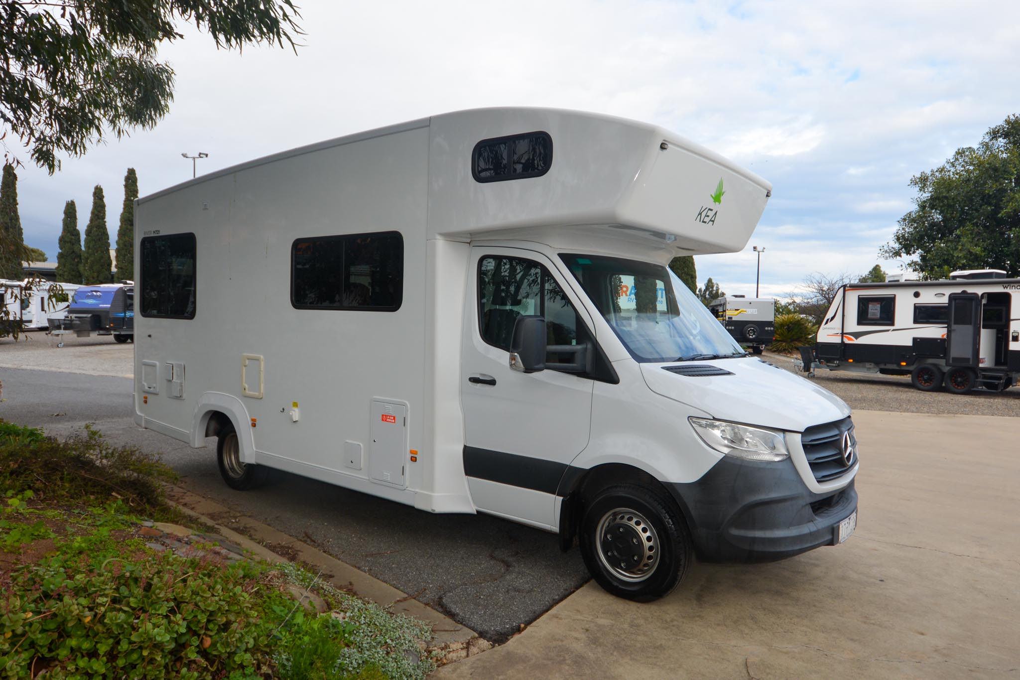 Carousel Popup Thumnails 3 - 2021 Kea River M721 Mercedes 6 Berth