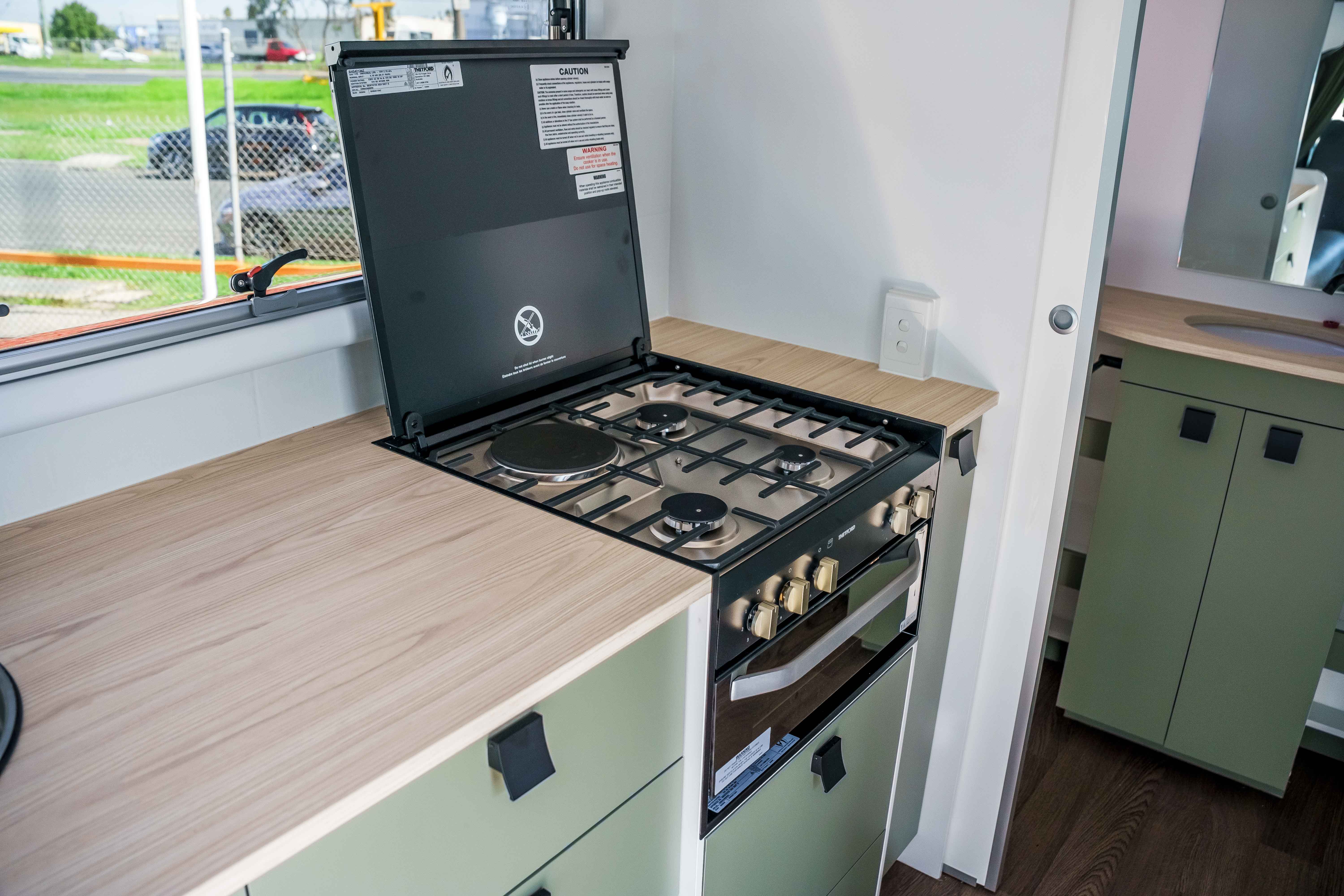 Carousel Popup Thumnails 9 - 2024 Windsor Daintree Renault 2 Berth