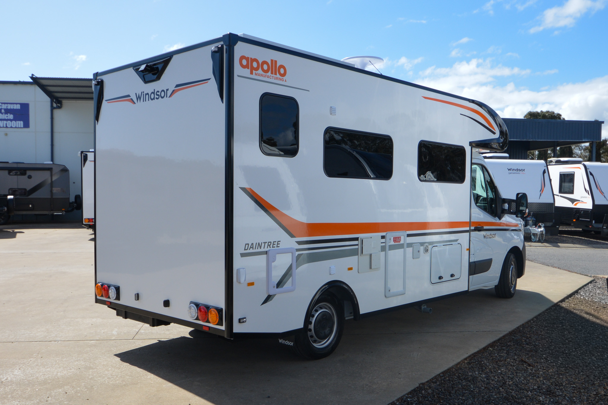 Carousel Popup Thumnails 7 - 2024 Windsor Daintree Renault 2 Berth