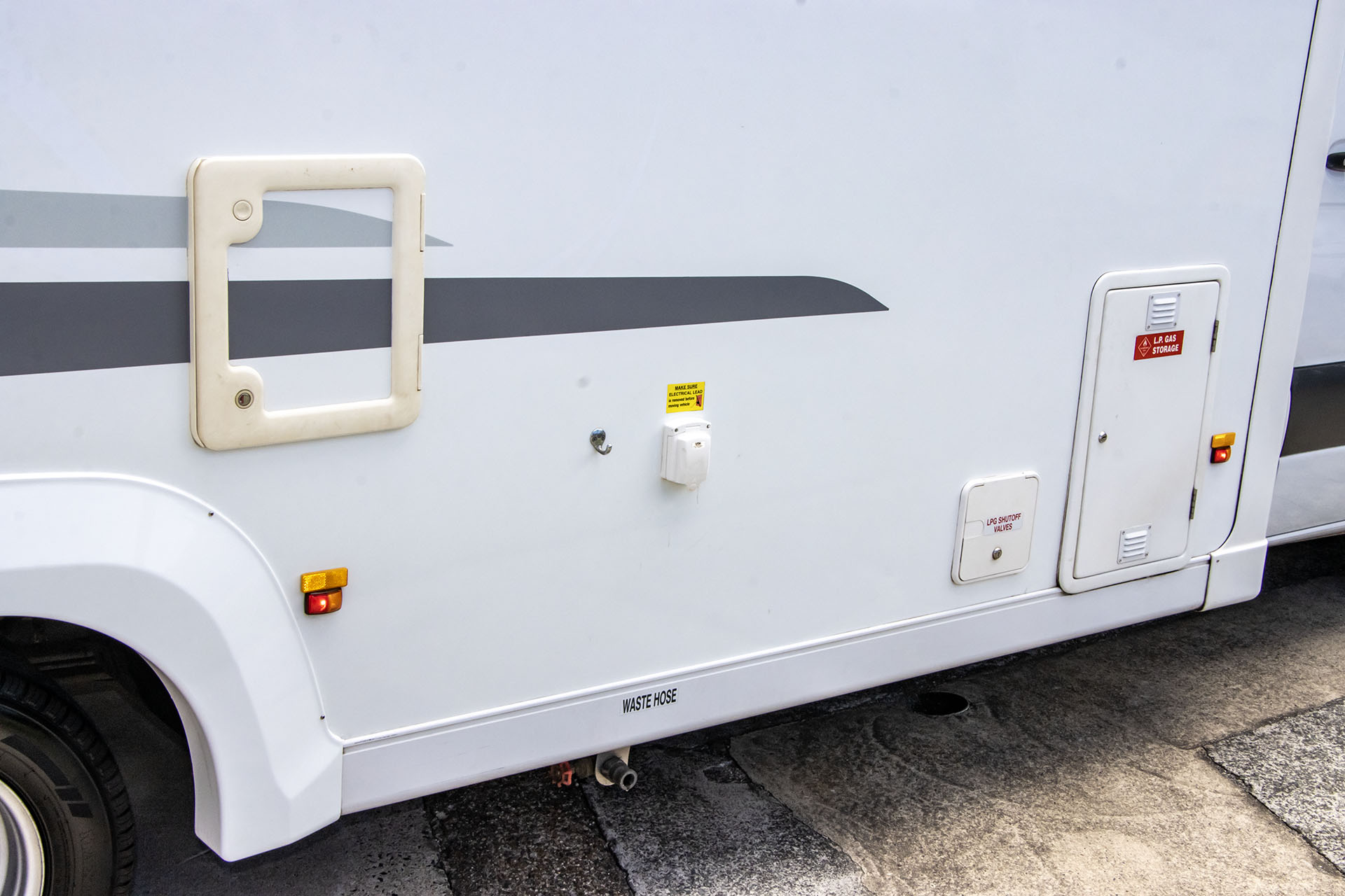 Carousel Popup Thumnails 11 - 2021 Windsor River Platinum M725 6 Berth