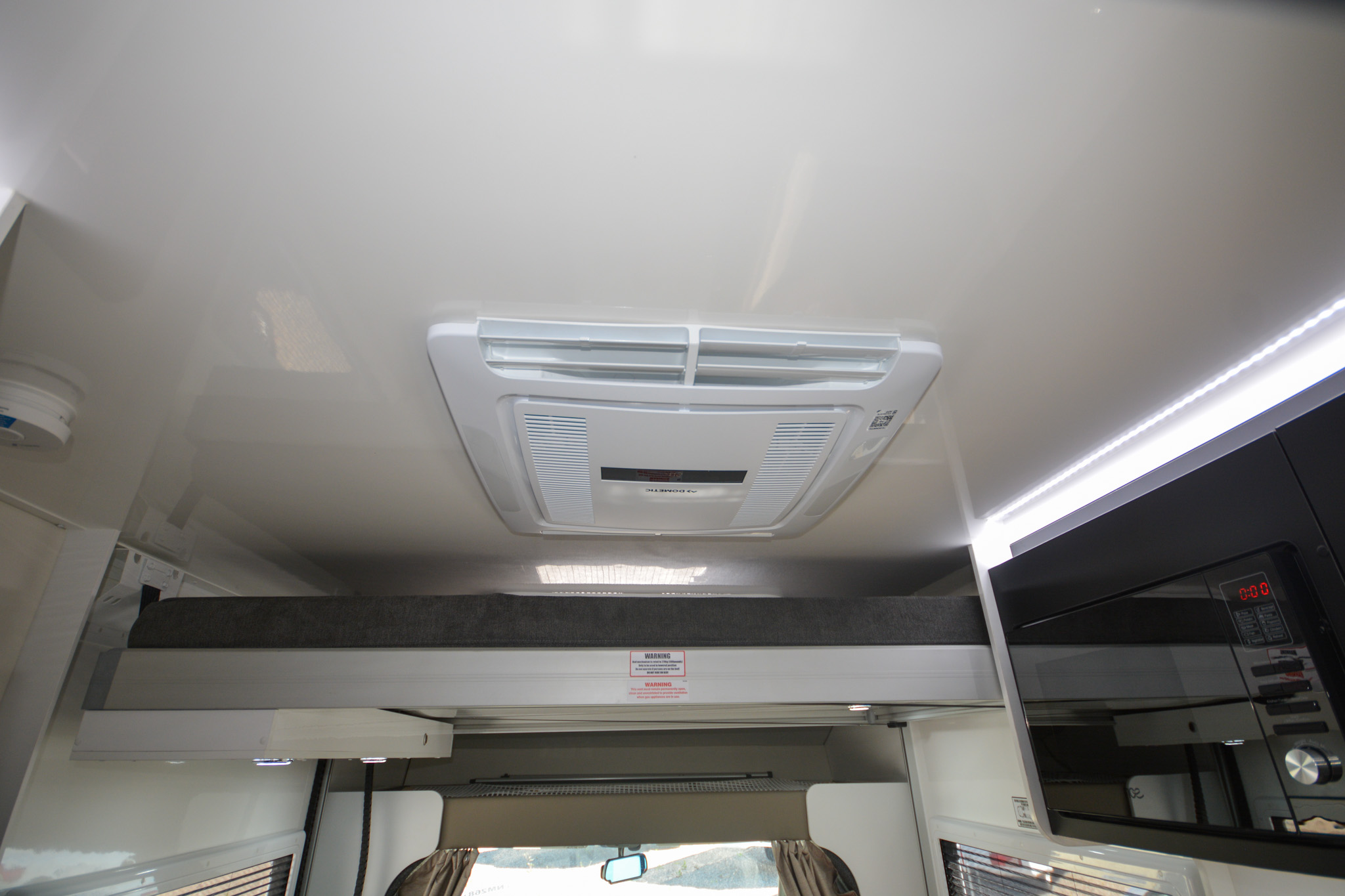 Carousel Popup Thumnails 30 - 2024 Windsor Daintree Renault 2 Berth