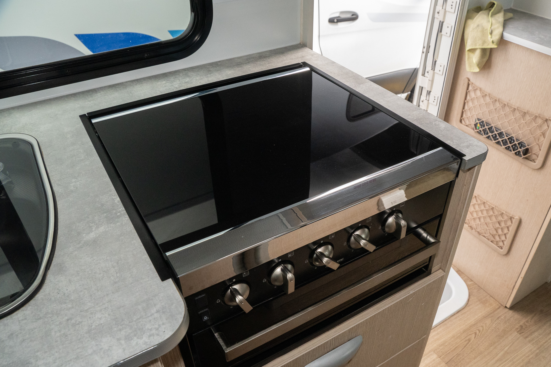 Carousel Popup Thumnails 27 - 2021 Kea Discovery M660 Mercedes 4 Berth