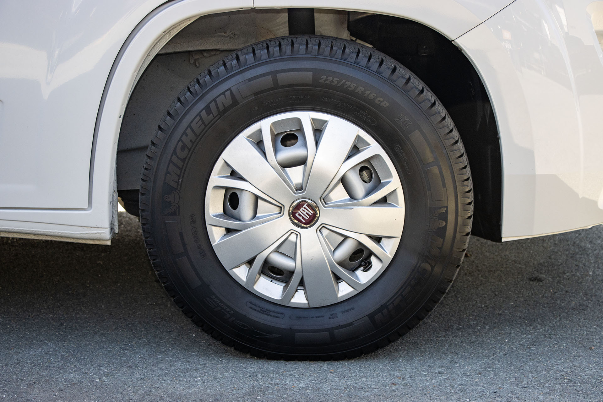 Carousel Popup Thumnails 11 - 2024 Windsor Simpson Fiat 4 Berth