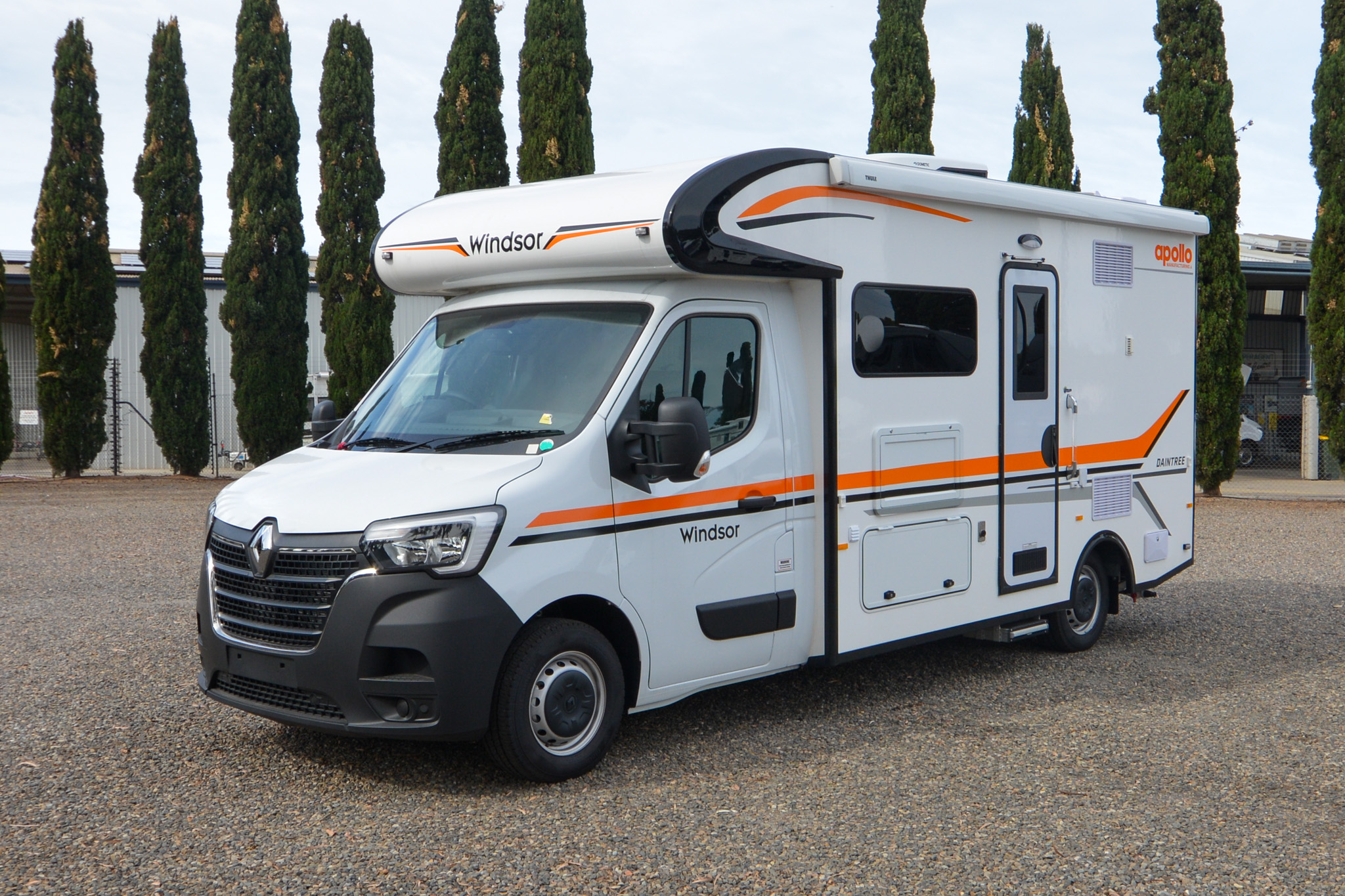 Carousel Popup Main - 2024 Windsor Daintree Renault 2 Berth