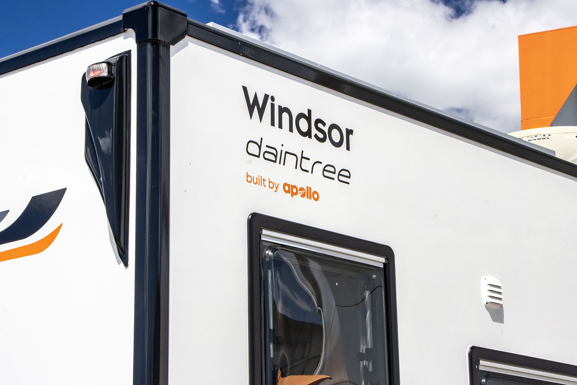 Carousel Popup Thumnails 11 - 2024 Windsor Daintree Renault 2 Berth