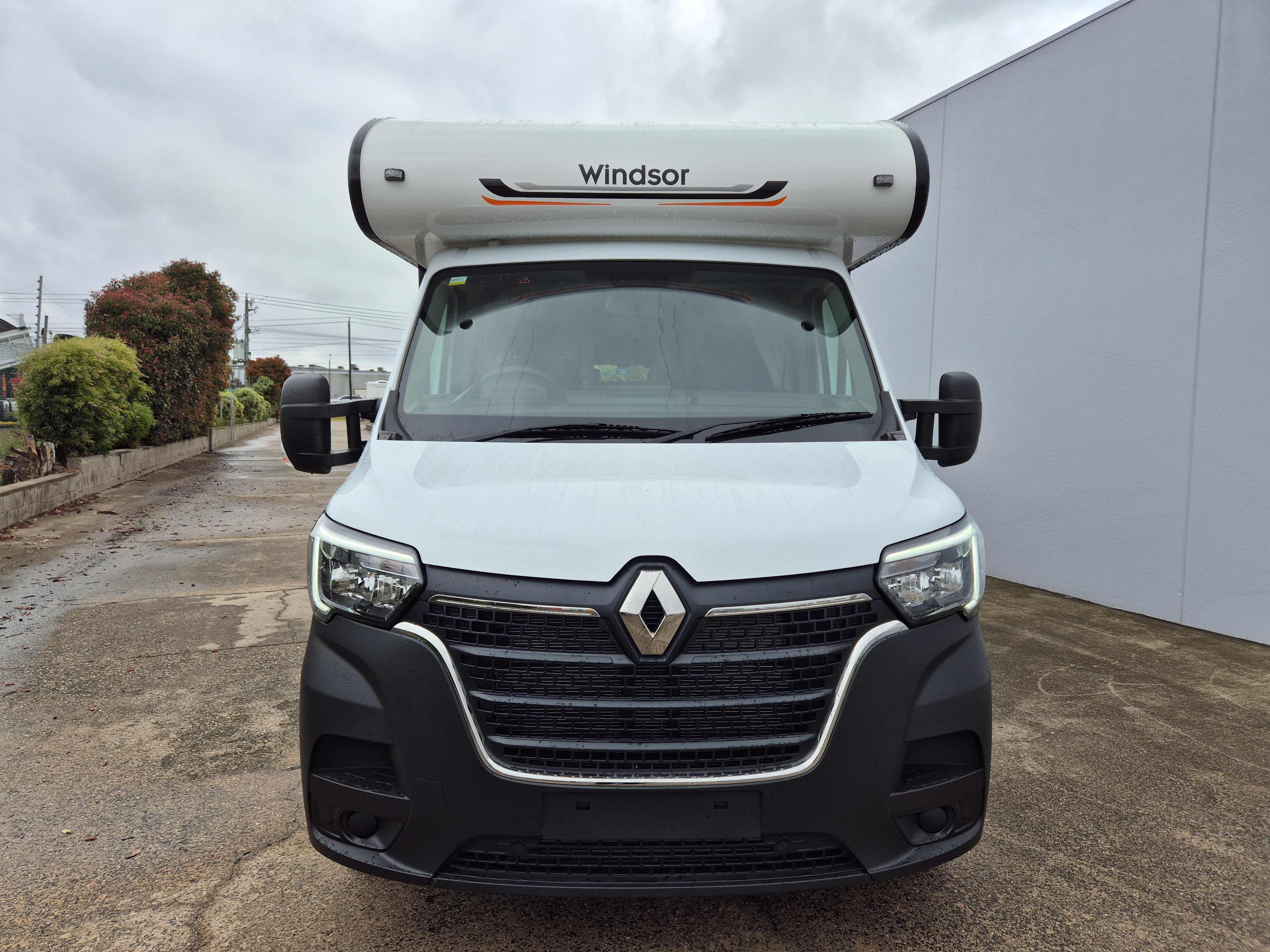 Carousel Popup Thumnails 3 - 2024 Windsor Daintree Renault 2 Berth