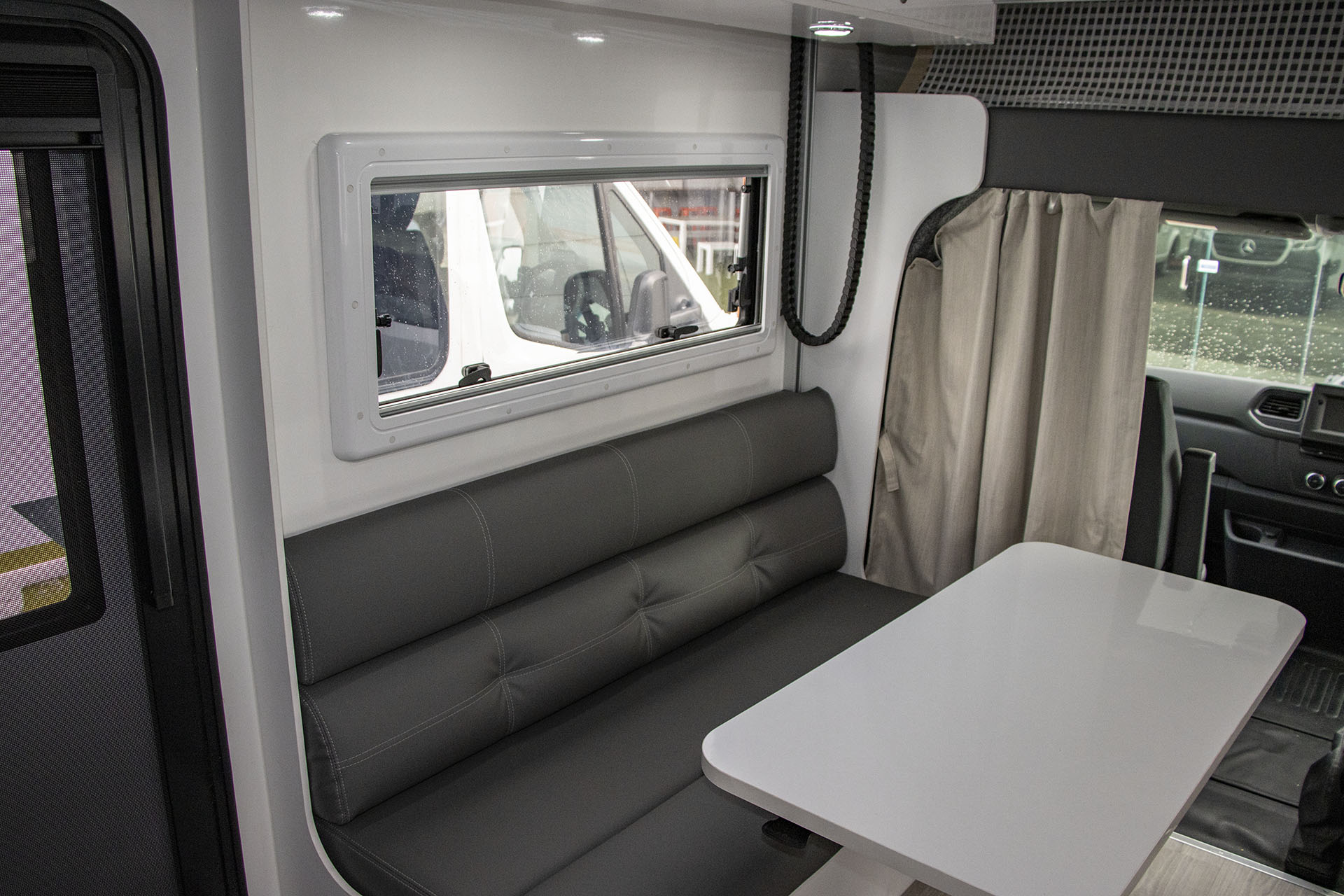 Carousel Popup Thumnails 9 - 2024 Windsor Daintree Renault 2 Berth