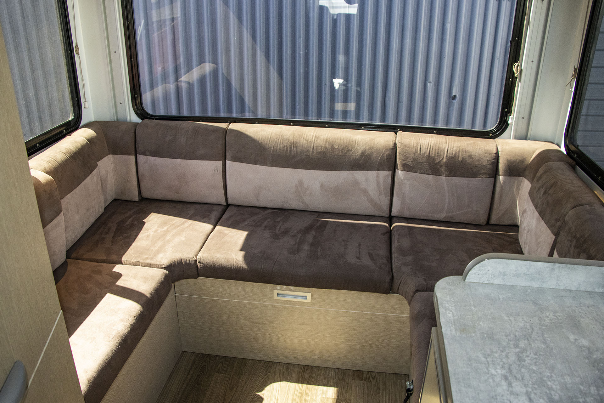 Carousel Popup Thumnails 17 - 2022 Windsor Cascade M670 Mercedes 4 Berth