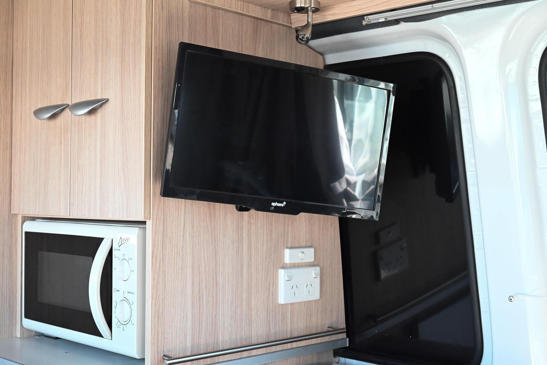 Carousel Popup Thumnails 32 - 2020 Kea Nomad M700 Mercedes 3 Berth