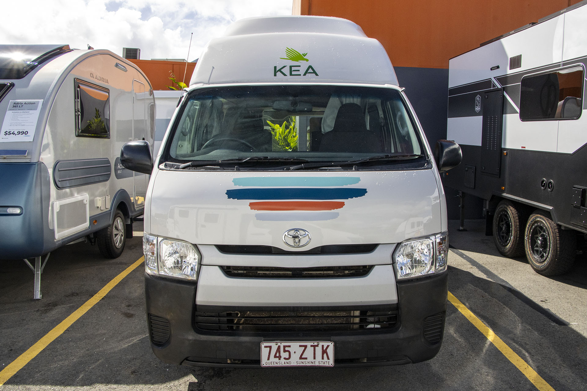 Carousel Popup Thumnails 3 - 2018 Talvor Endeavour Toyota 4 Berth