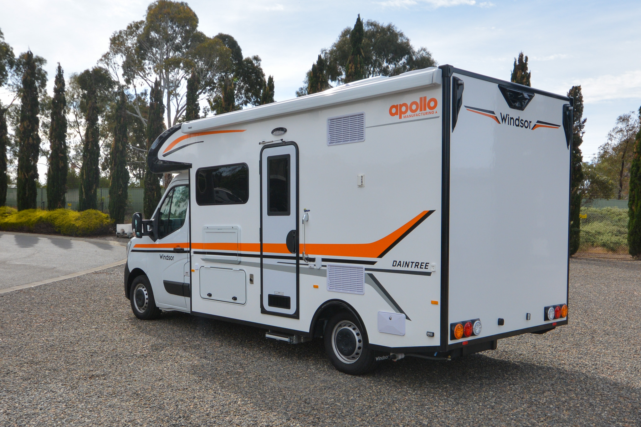 Carousel Popup Thumnails 7 - 2024 Windsor Daintree Renault 2 Berth