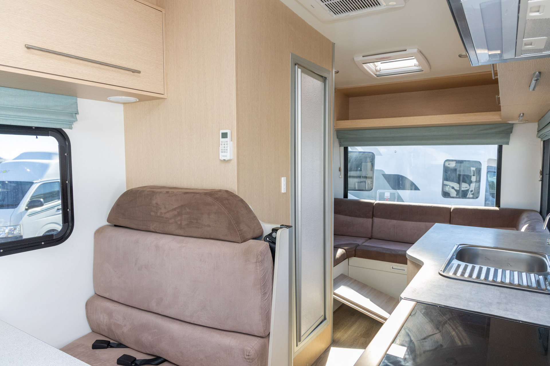 Carousel Popup Thumnails 14 - 2021 Kea River M721 Mercedes 6 Berth
