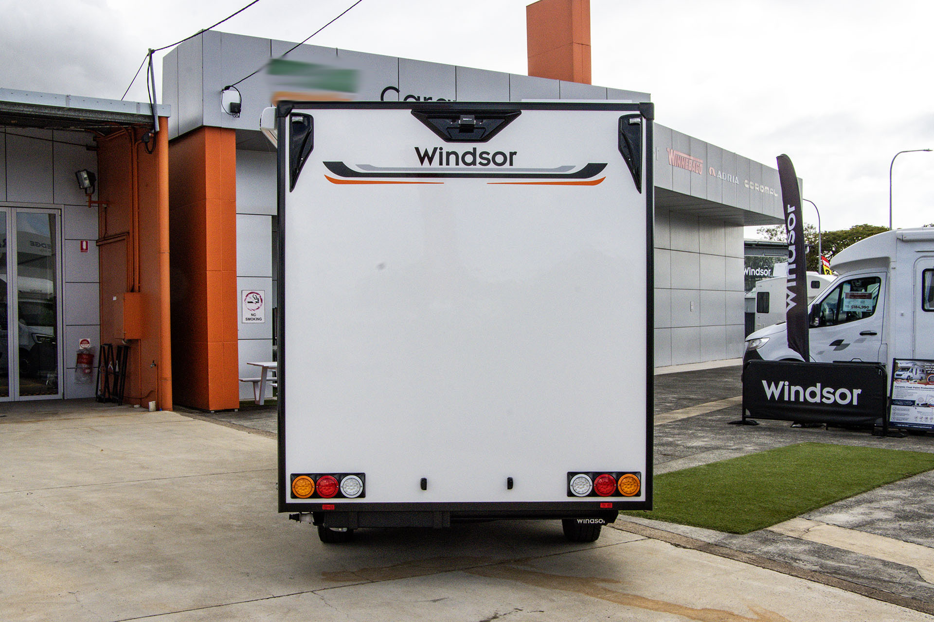 Carousel Popup Thumnails 7 - 2024 Windsor Daintree Renault 2 Berth