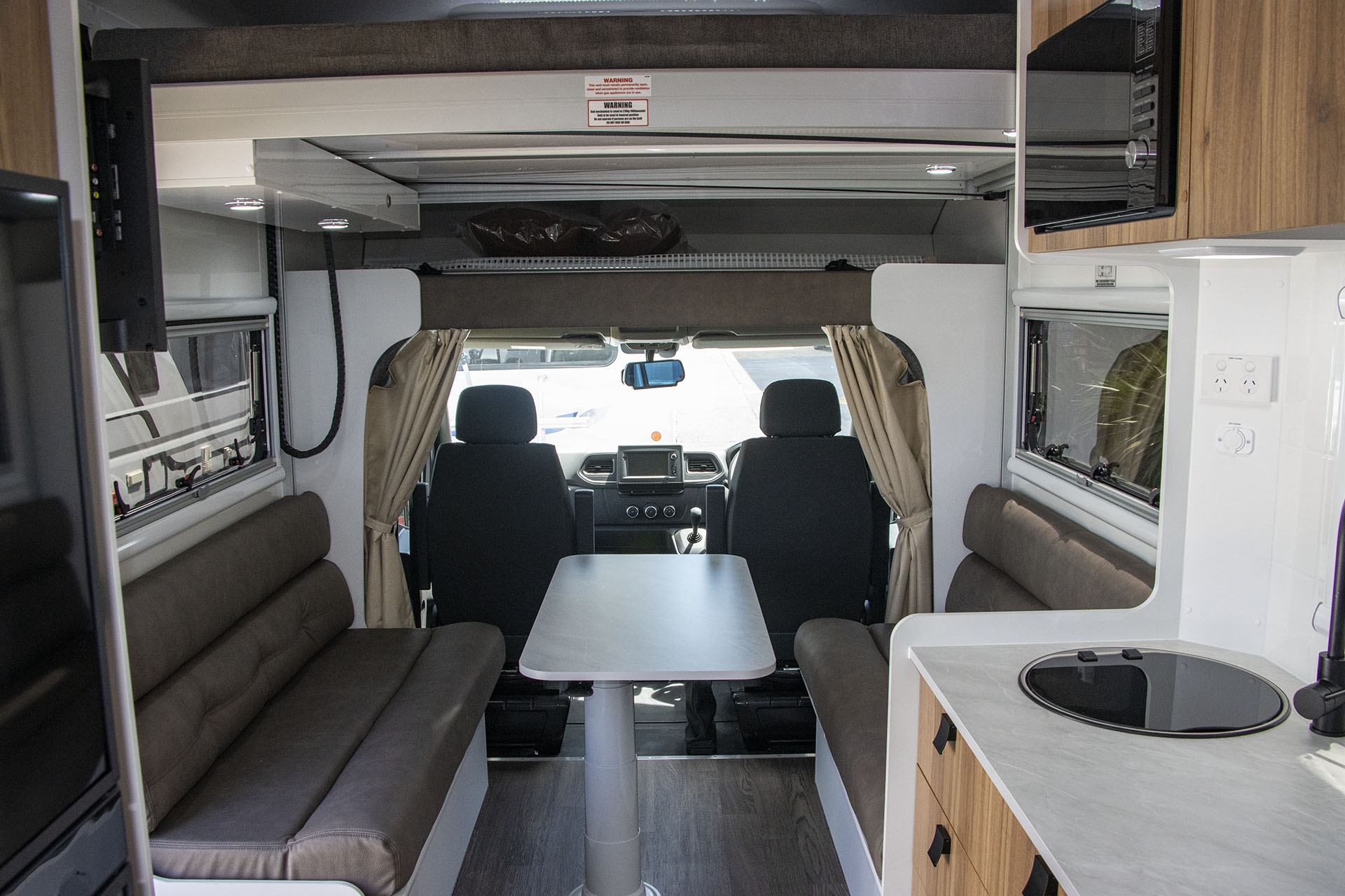 Carousel Popup Thumnails 12 - 2024 Windsor Daintree Renault 2 Berth