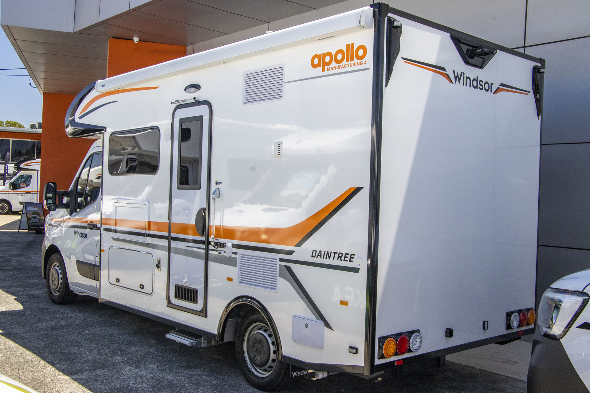 Carousel Popup Thumnails 3 - 2024 Windsor Daintree Renault 2 Berth