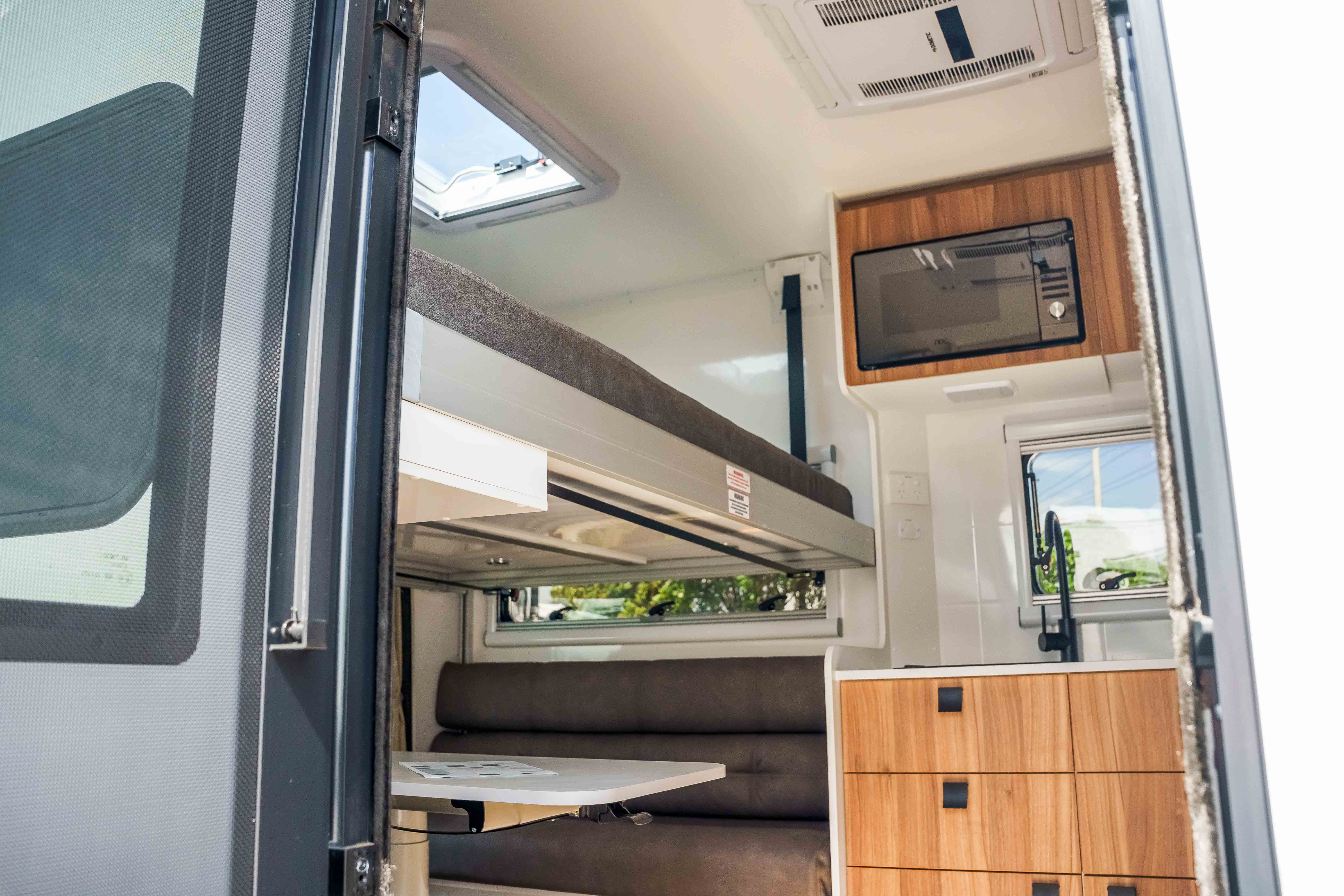 Carousel Popup Thumnails 5 - 2024 Windsor Daintree Renault 2 Berth