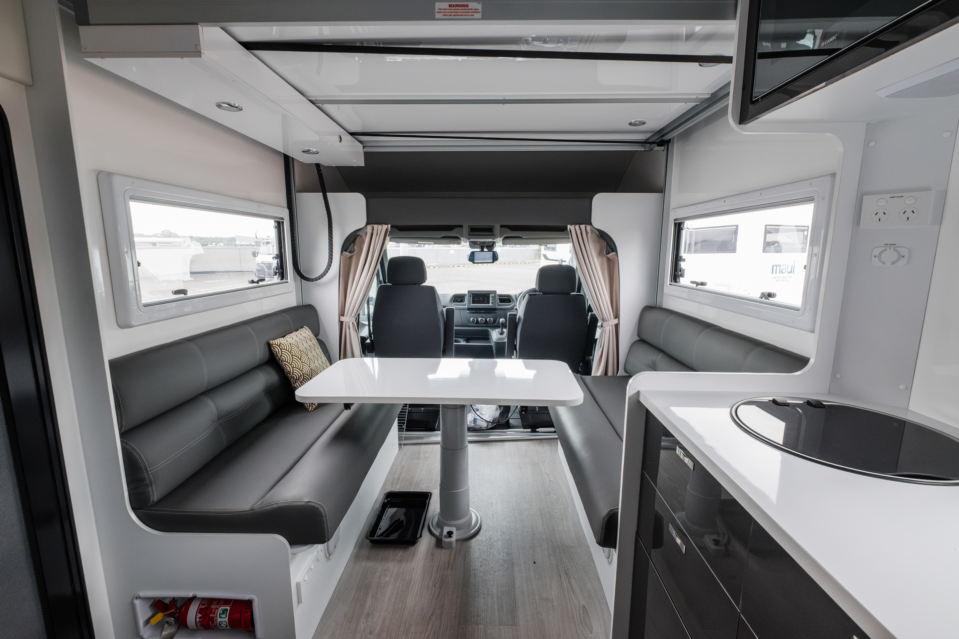 Carousel Popup Thumnails 15 - 2024 Windsor Daintree Renault 2 Berth