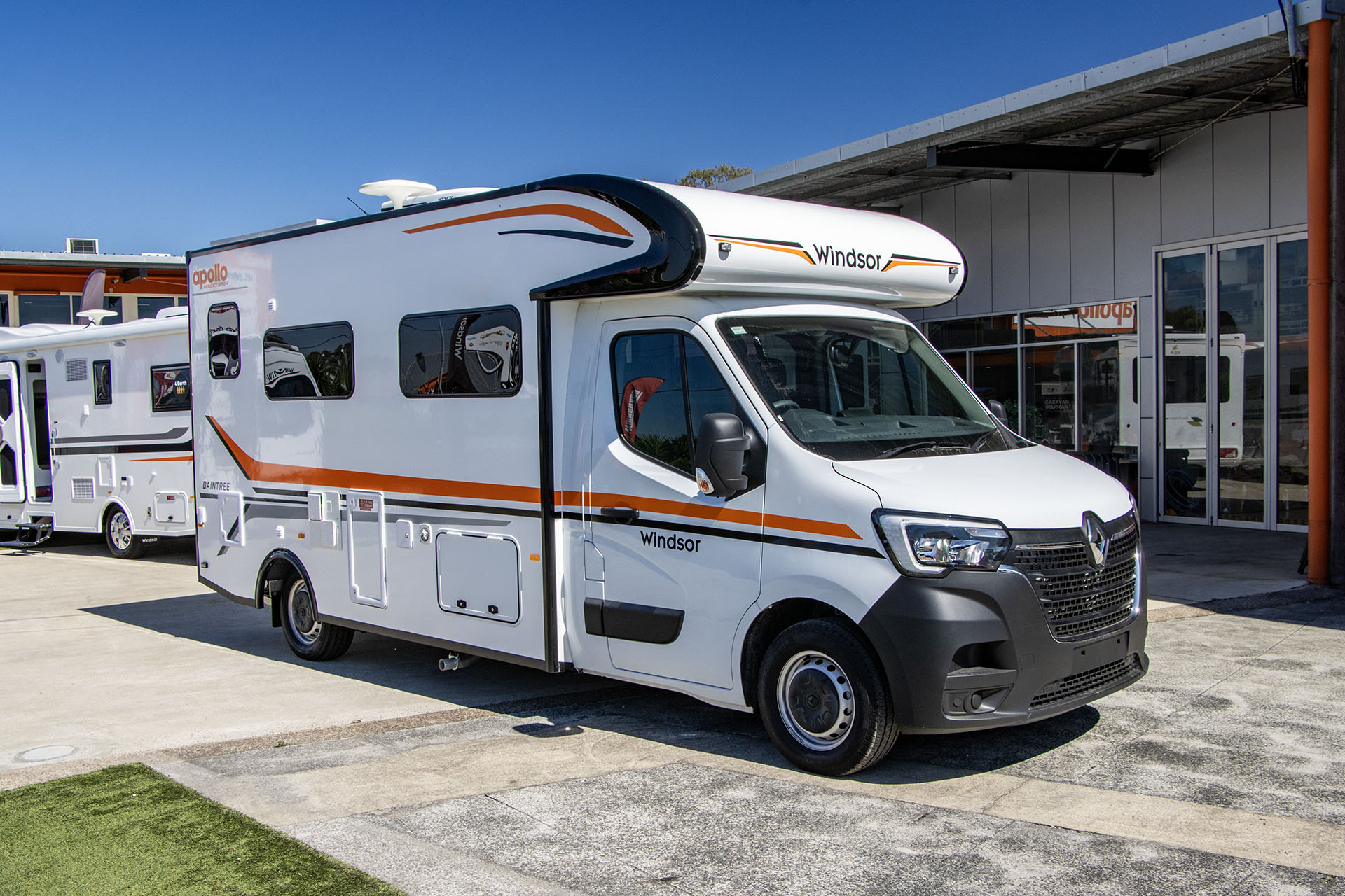 Carousel Popup Thumnails 5 - 2024 Windsor Daintree Renault 2 Berth