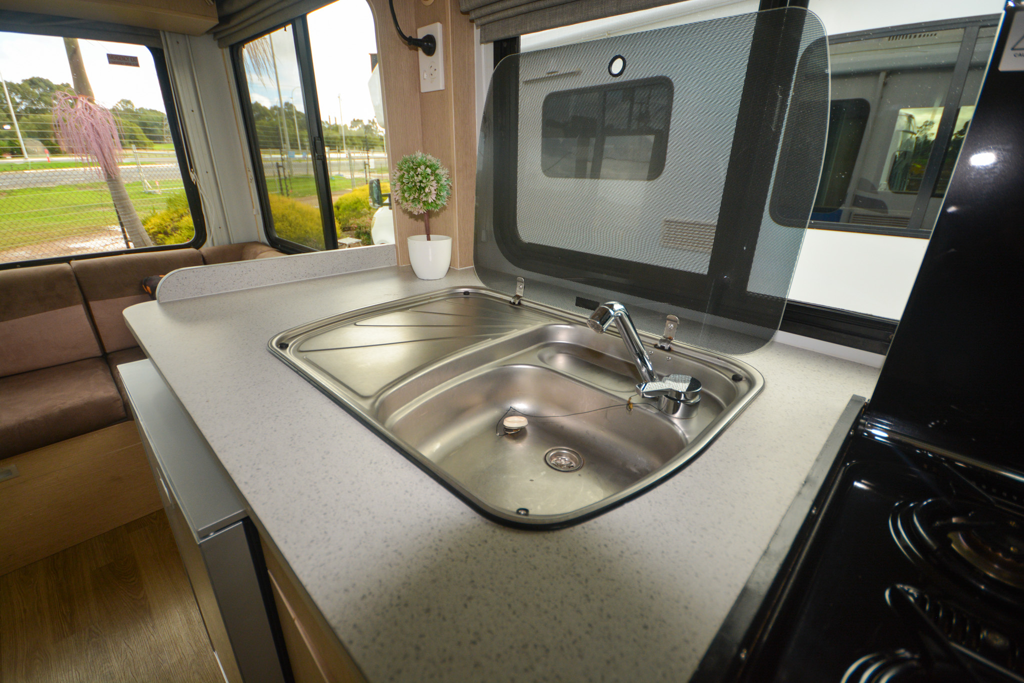 Carousel Popup Thumnails 34 - 2021 Kea Discovery M660 Mercedes 4 Berth