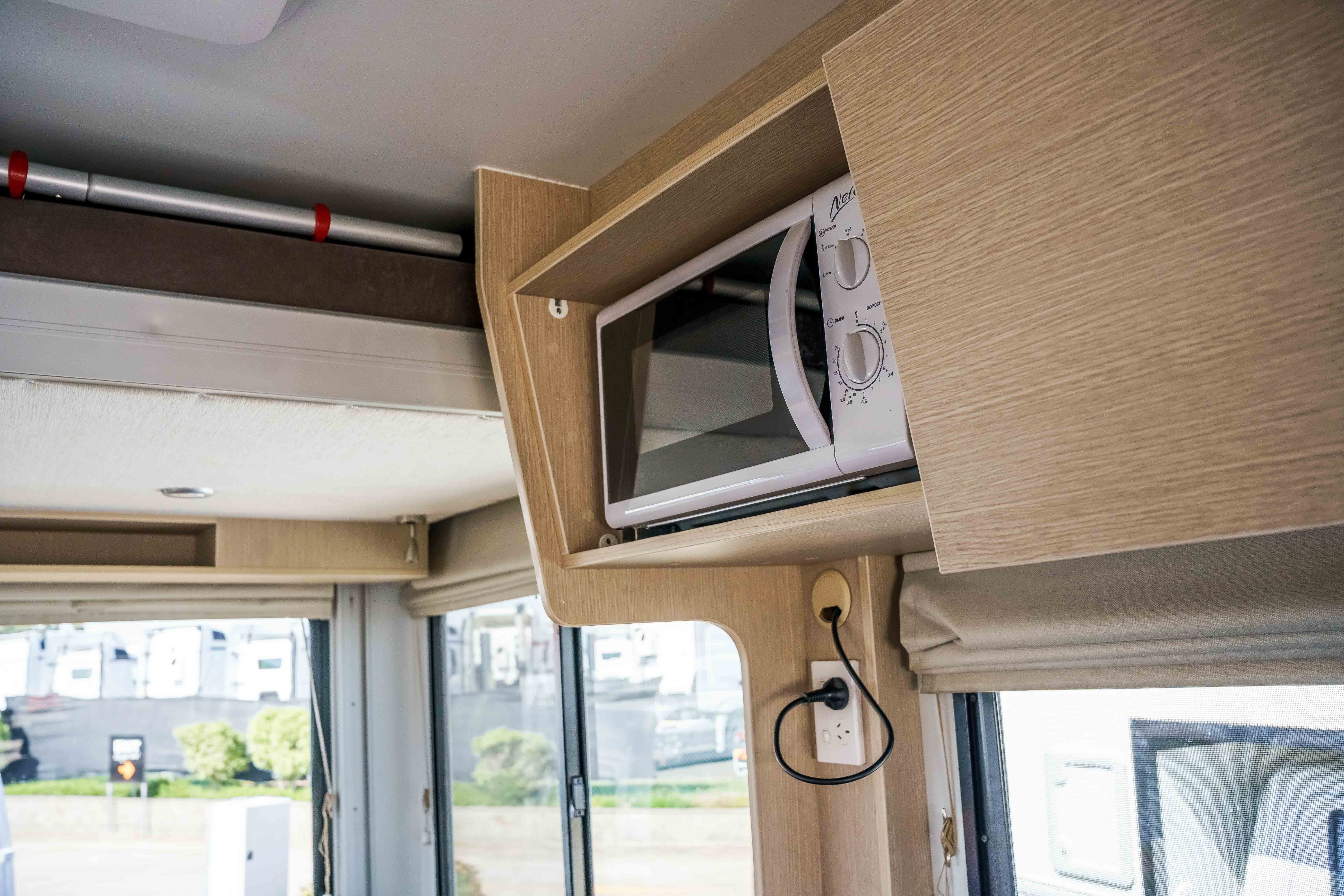 Carousel Popup Thumnails 15 - 2021 Kea Discovery M660 Mercedes 4 Berth