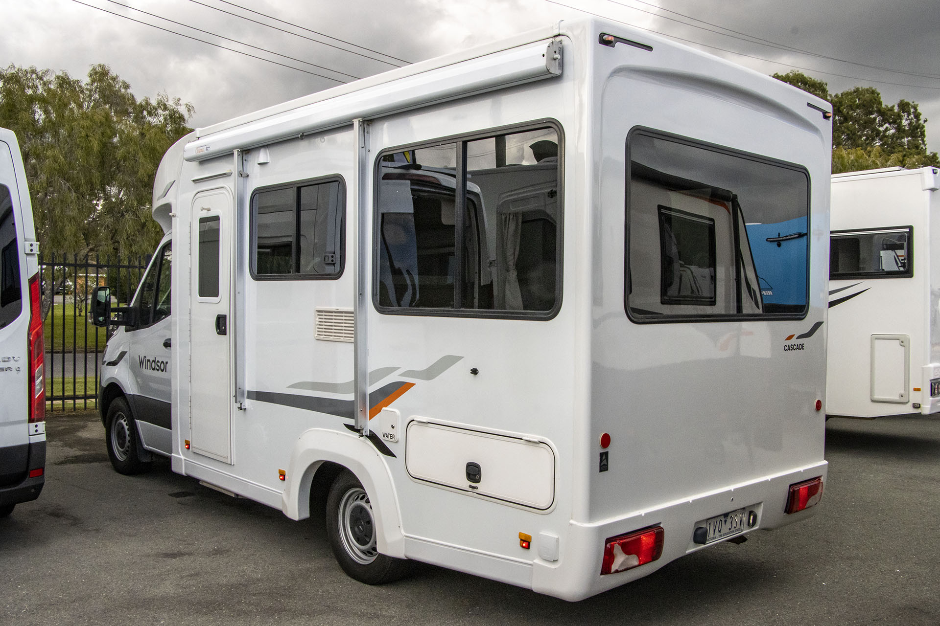 Carousel Popup Thumnails 6 - 2022 Windsor Cascade M670 Mercedes 4 Berth