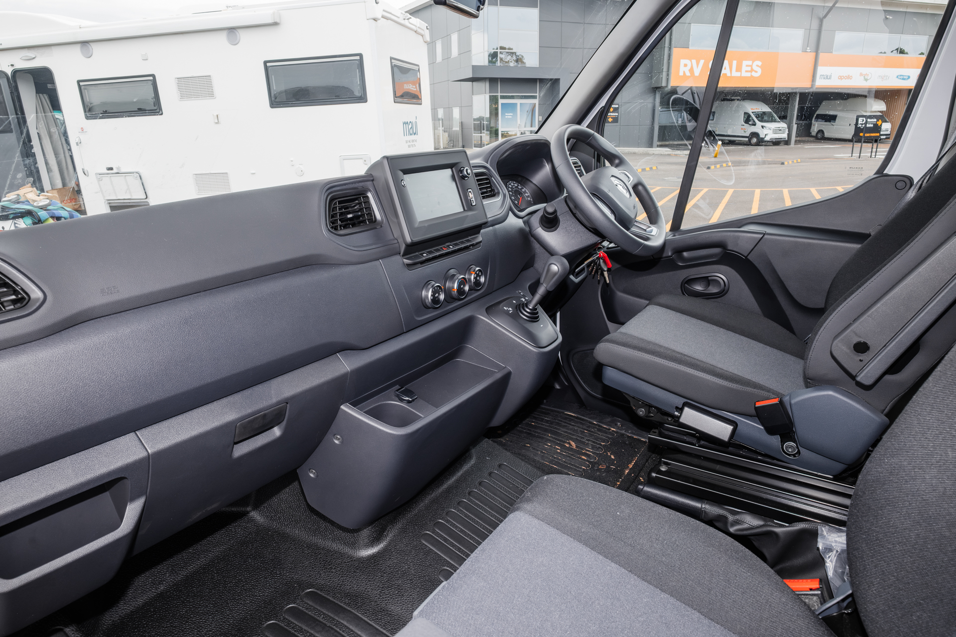 Carousel Popup Thumnails 8 - 2024 Windsor Daintree Renault 2 Berth