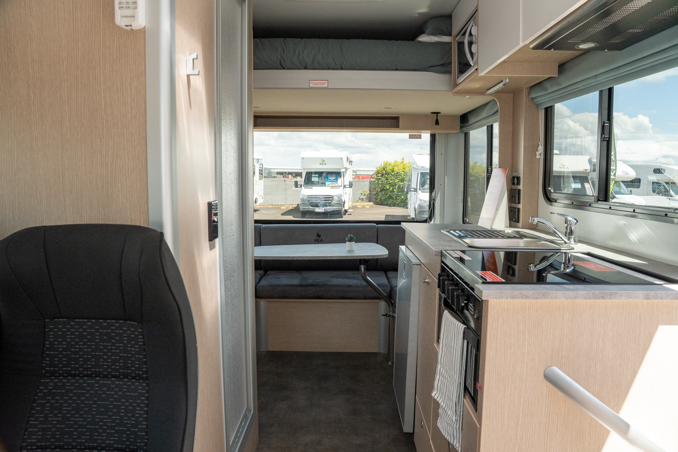 Carousel Popup Thumnails 34 - 2024 Mercedes-Benz Discovery M660 4 Berth