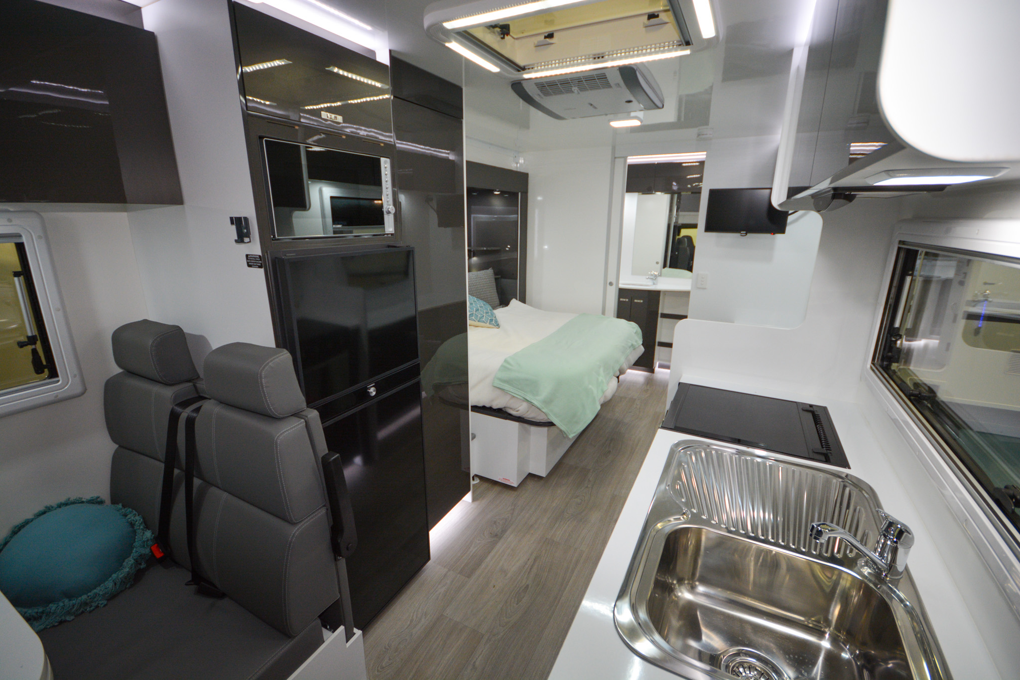 Carousel Popup Thumnails 15 - 2024 Windsor Simpson Fiat 4 Berth