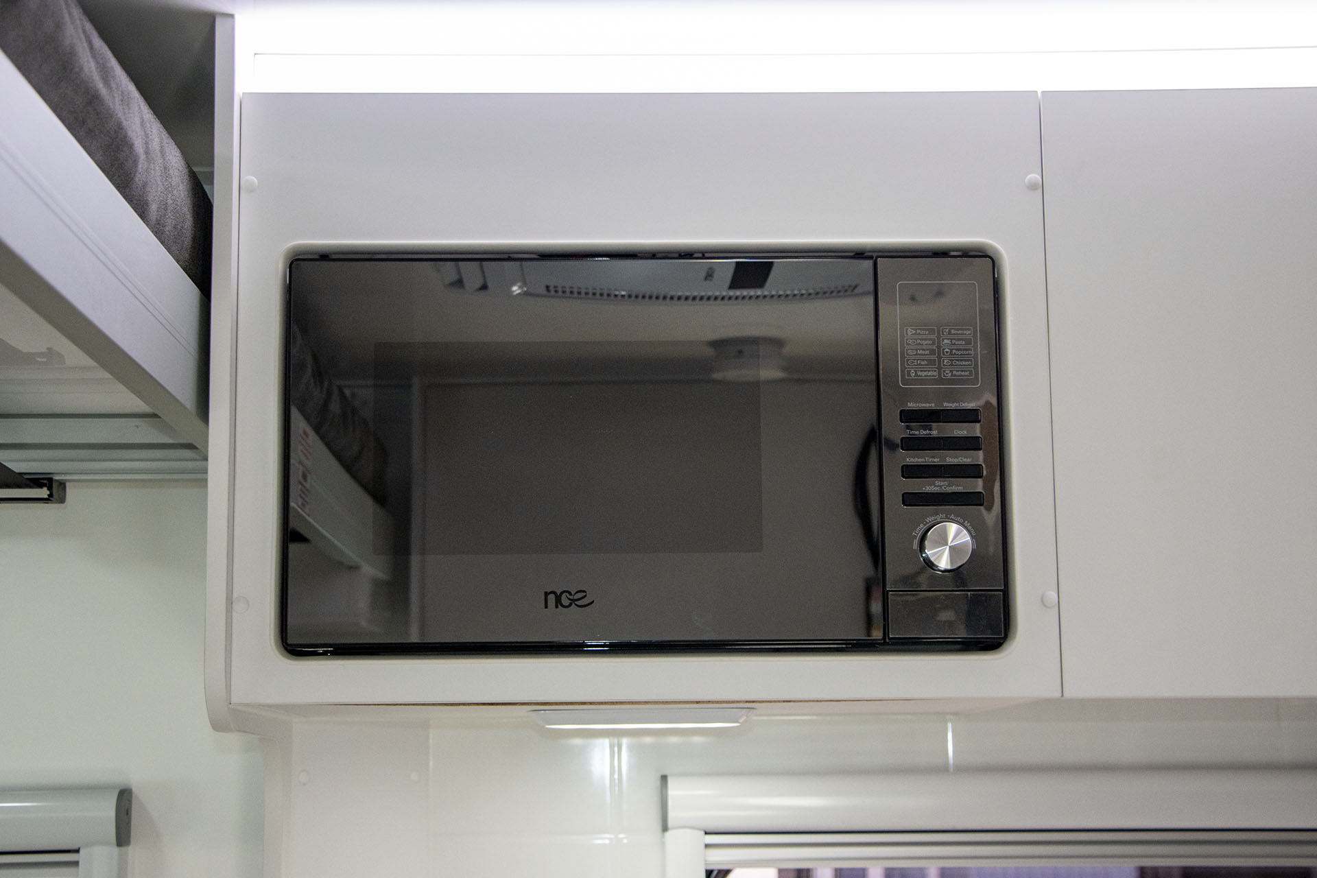 Carousel Popup Thumnails 12 - 2024 Windsor Daintree Renault 2 Berth