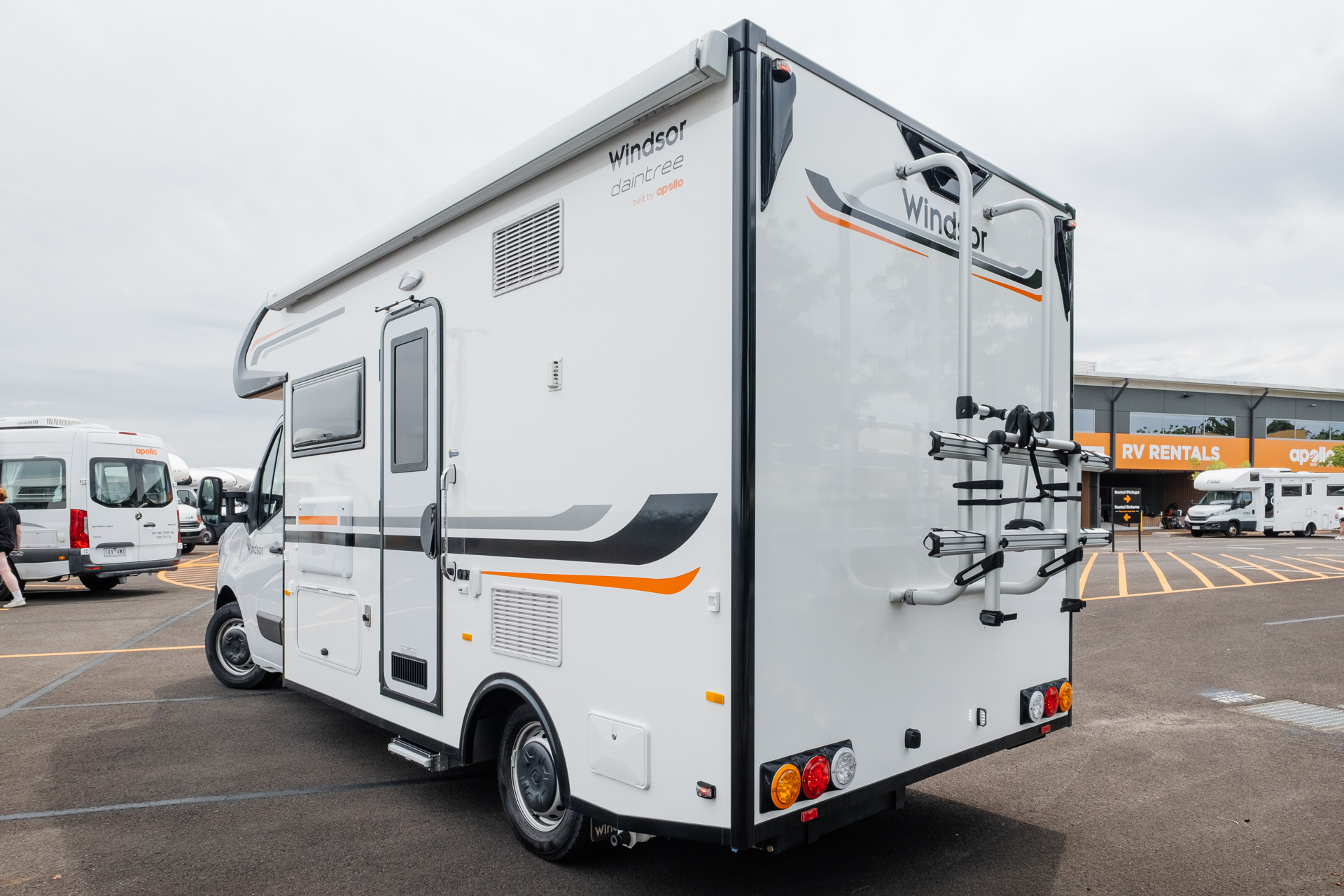 Carousel Popup Thumnails 2 - 2024 Windsor Daintree Renault 2 Berth