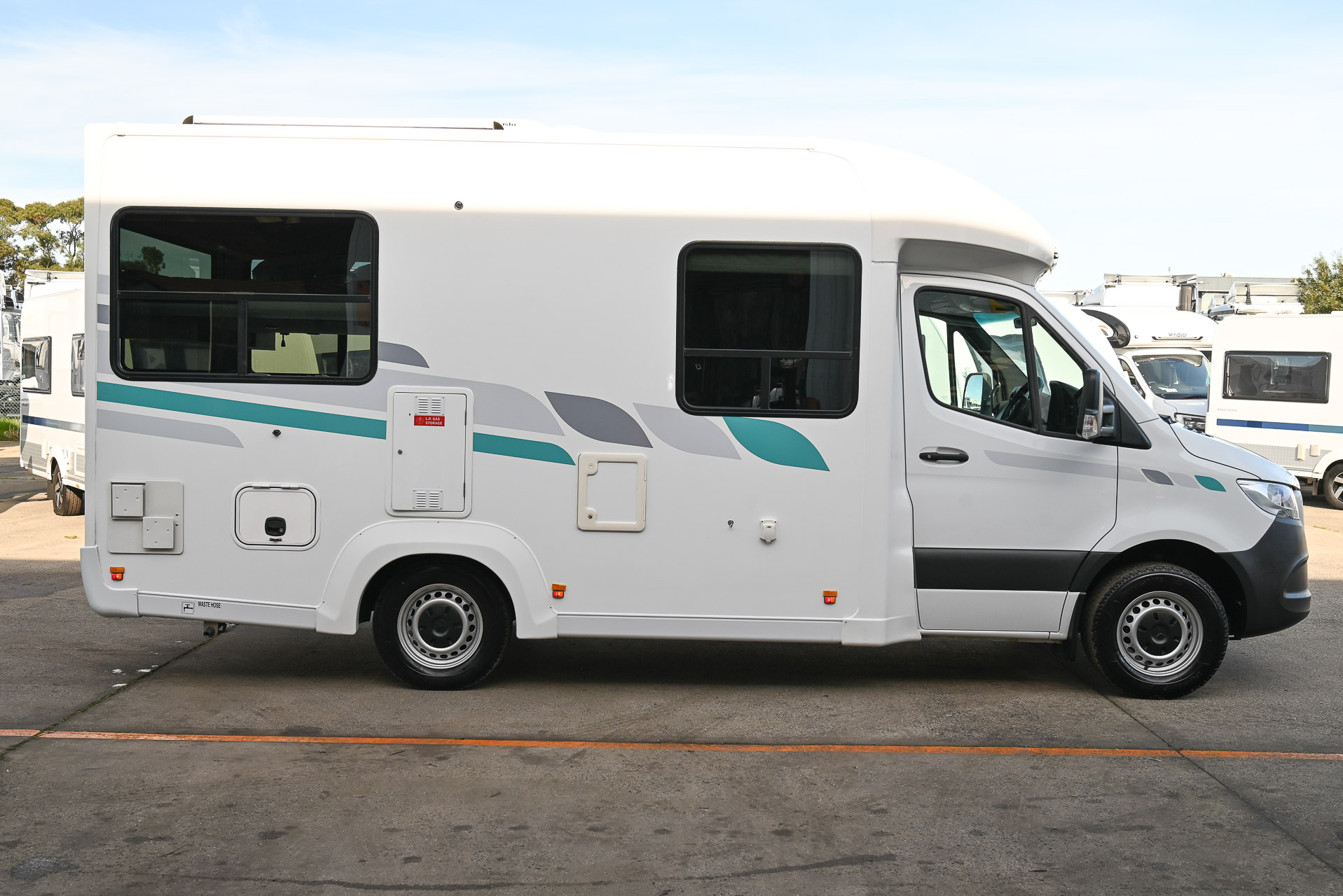 Carousel Popup Thumnails 10 - 2021 Kea Discovery M660 Mercedes 4 Berth