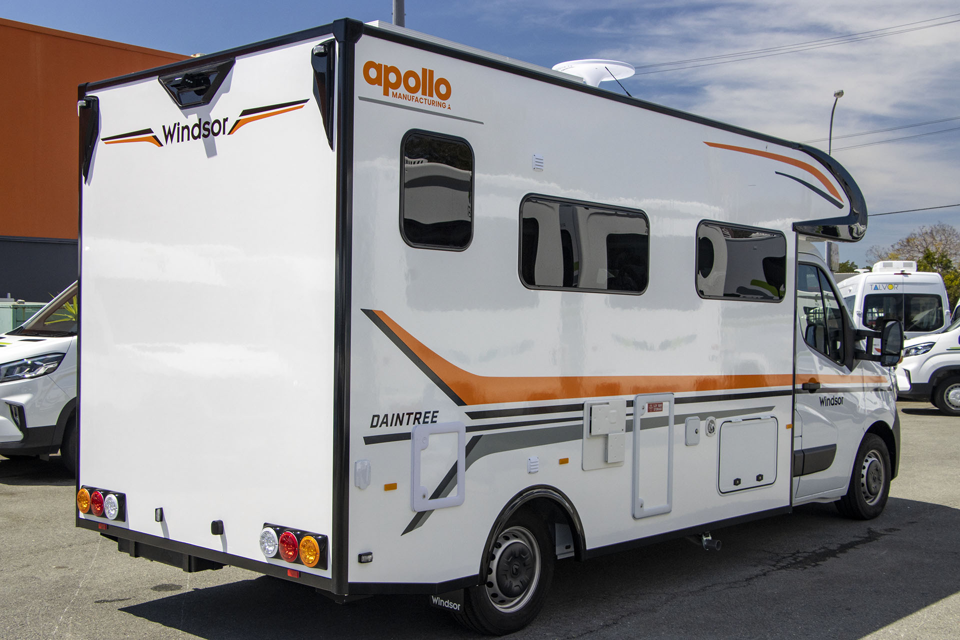 Carousel Popup Thumnails 6 - 2024 Windsor Daintree Renault 2 Berth