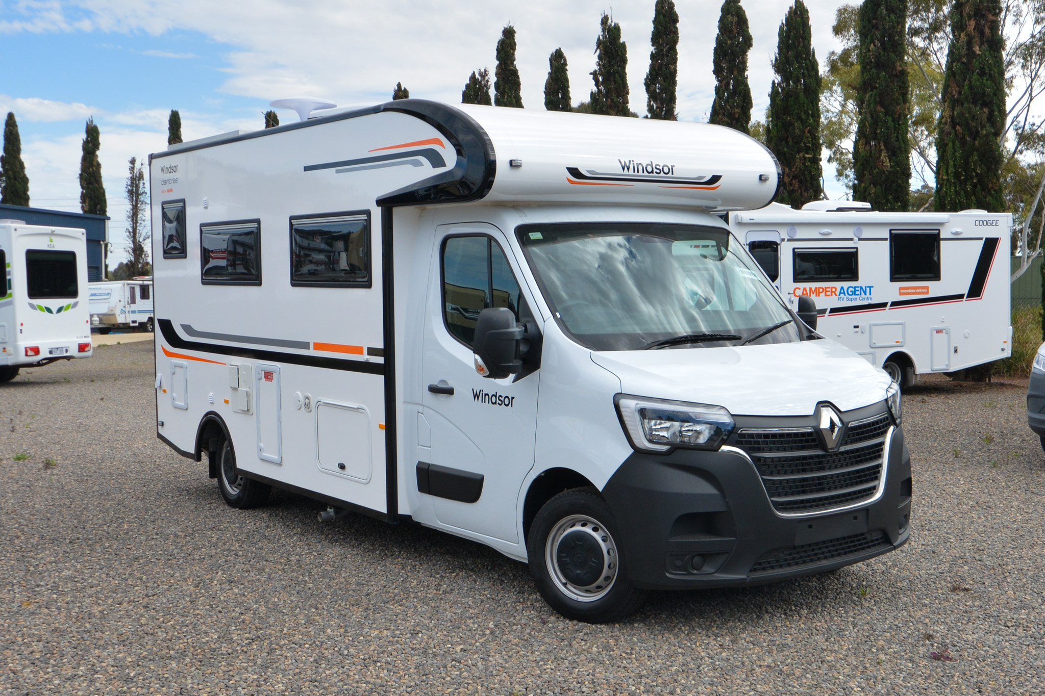 Carousel Popup Thumnails 3 - 2024 Windsor Daintree Renault 2 Berth