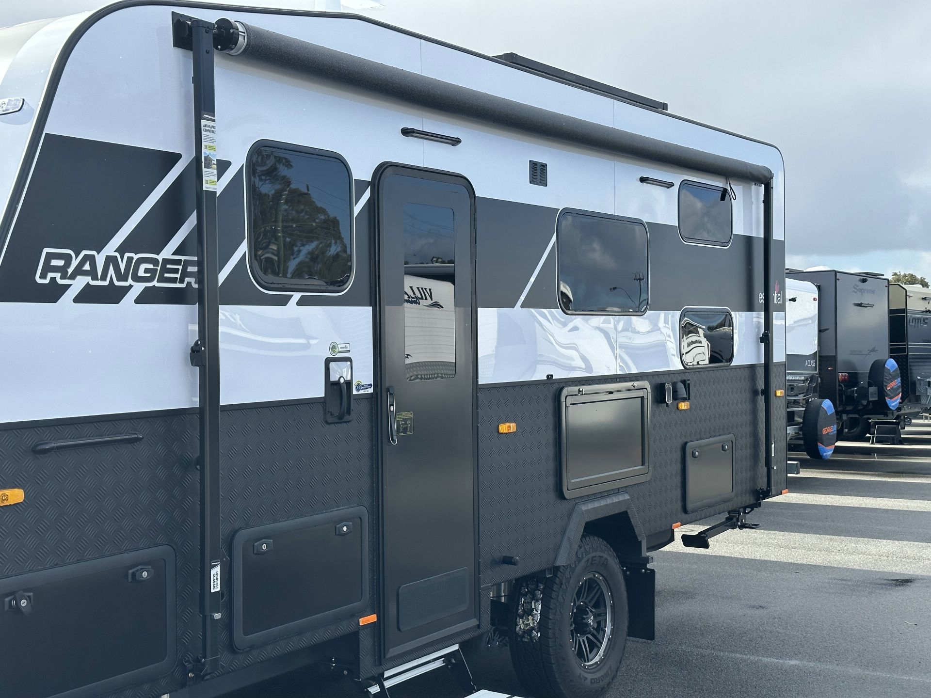 Carousel Popup Thumnails 23 - 2025 Essential Ranger F1-2 19'