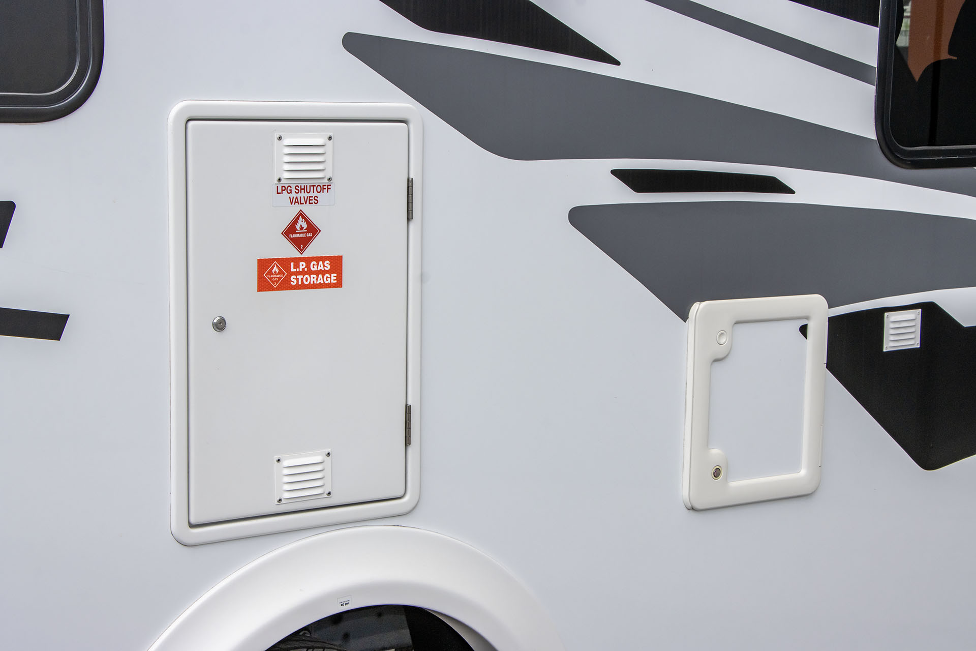 Carousel Popup Thumnails 12 - 2024 Kea Discovery M660 Mercedes 4 Berth
