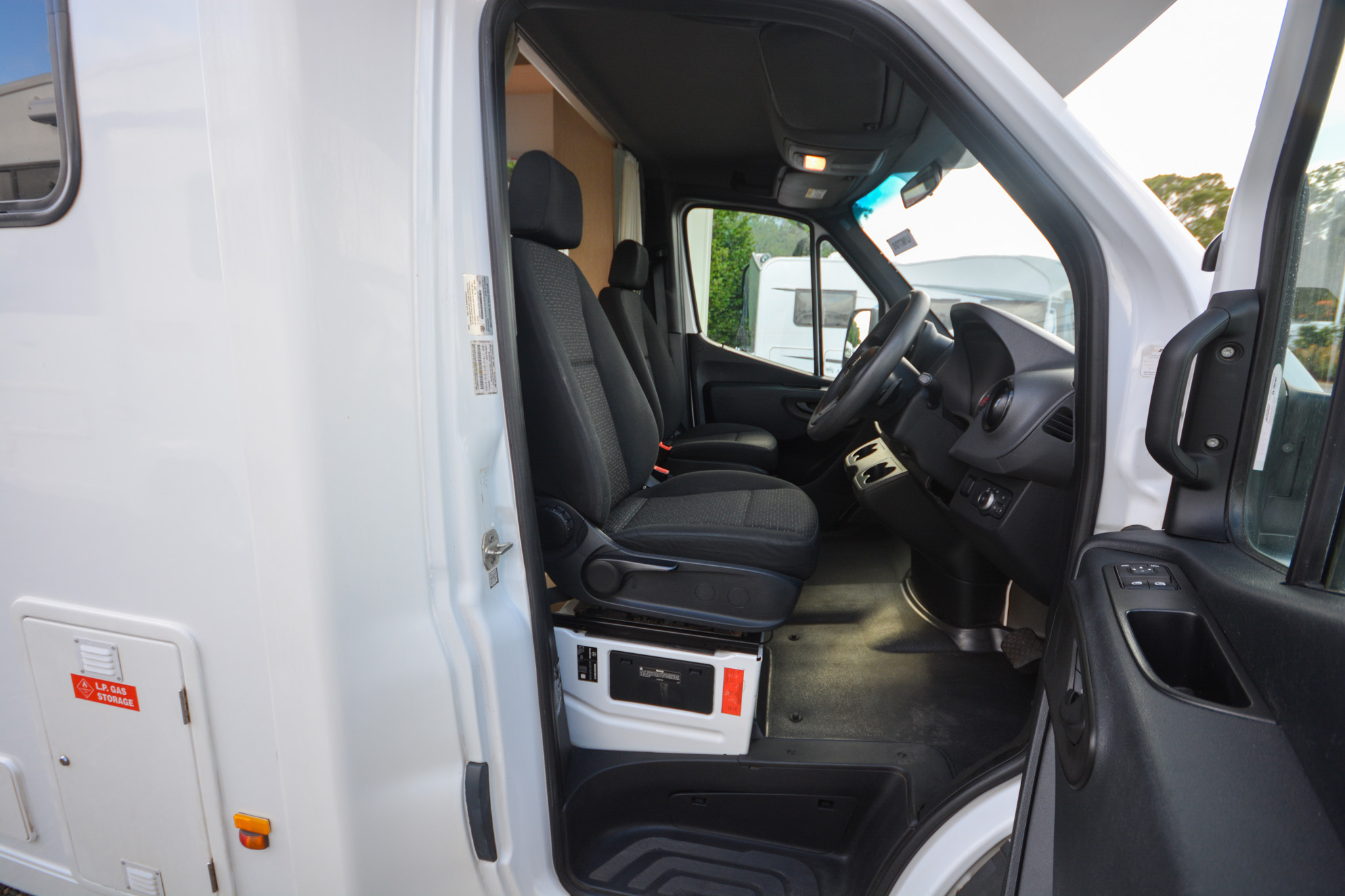Carousel Popup Thumnails 17 - 2021 Kea River M721 Mercedes 6 Berth